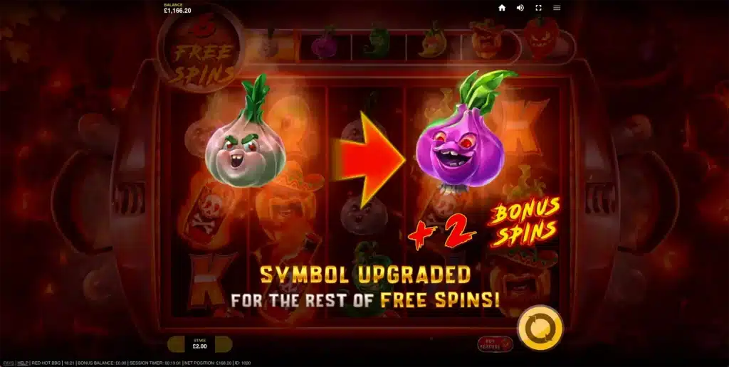 Durante la ronda de Free Spins,  la Hot Bar se alza majestuosamente sobre la ardiente parrilla, revelando una emocionante progresión de los principales símbolos de pago alto: Ajo, Cebolla, Serrano, Jalapeño, Habanero y el picante Chile Fantasma. La magia comienza cuando los Scatter de Salsa misteriosa con iconos de chile amarillo llenan la Hot Bar, aumentando su nivel en 1 cada vez. Cada vez que alcanzas 3 niveles, el fuego ardiente  transforma un símbolo de pago bajo en uno de alto valor. Y cuando todos esos símbolos modestos se convierten en ardientes Chile Fantasma, prepárate para saborear las jugosas recompensas.
